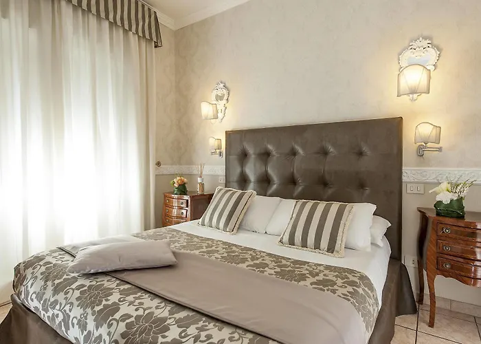 Отель типа "постель и завтрак" Residenza Zanardelli 4*